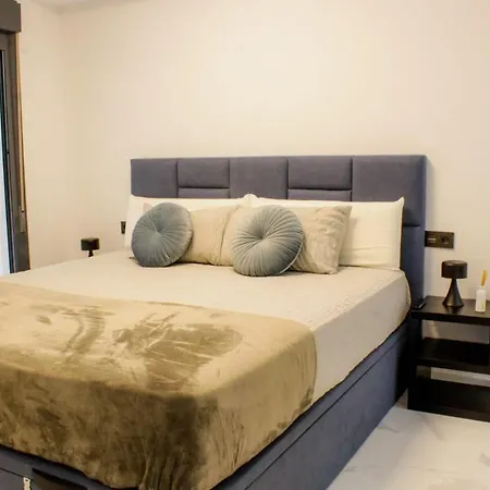 Ricardos Luxury * Τορεβιέχα